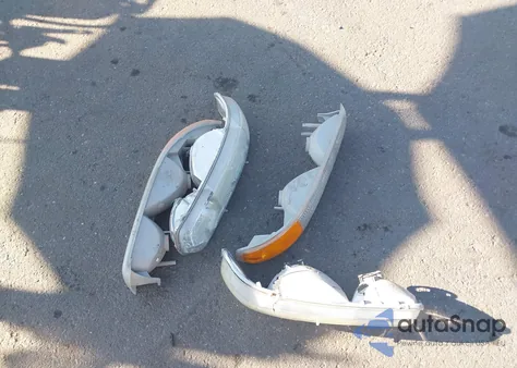 2003 Chevrolet Suburban 1500 Lt from USA, damaged, VIN 3GNFK16ZX3G249042